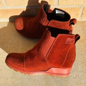 Sorel Boots Womens 7.5 Evie Pull On Chelsea Wedge Bootie Suede